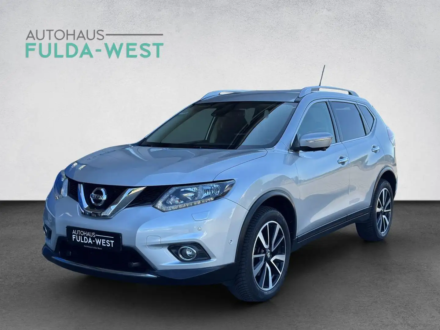 Nissan X-Trail 2.0dCi 4x4 Aut. N-Connecta 360° CAM AHK Silber - 1