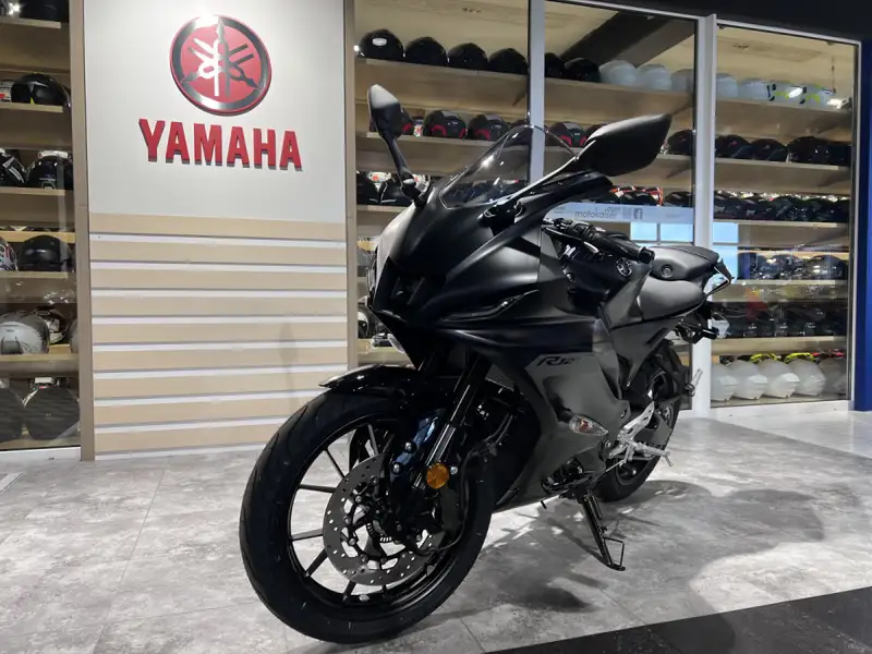 Yamaha YZF-R125 - foto 2