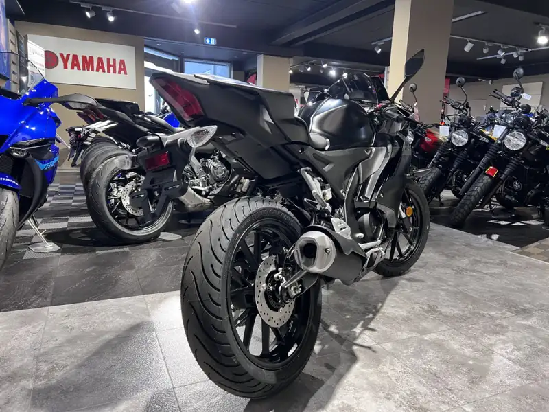 Yamaha YZF-R125 - foto 3