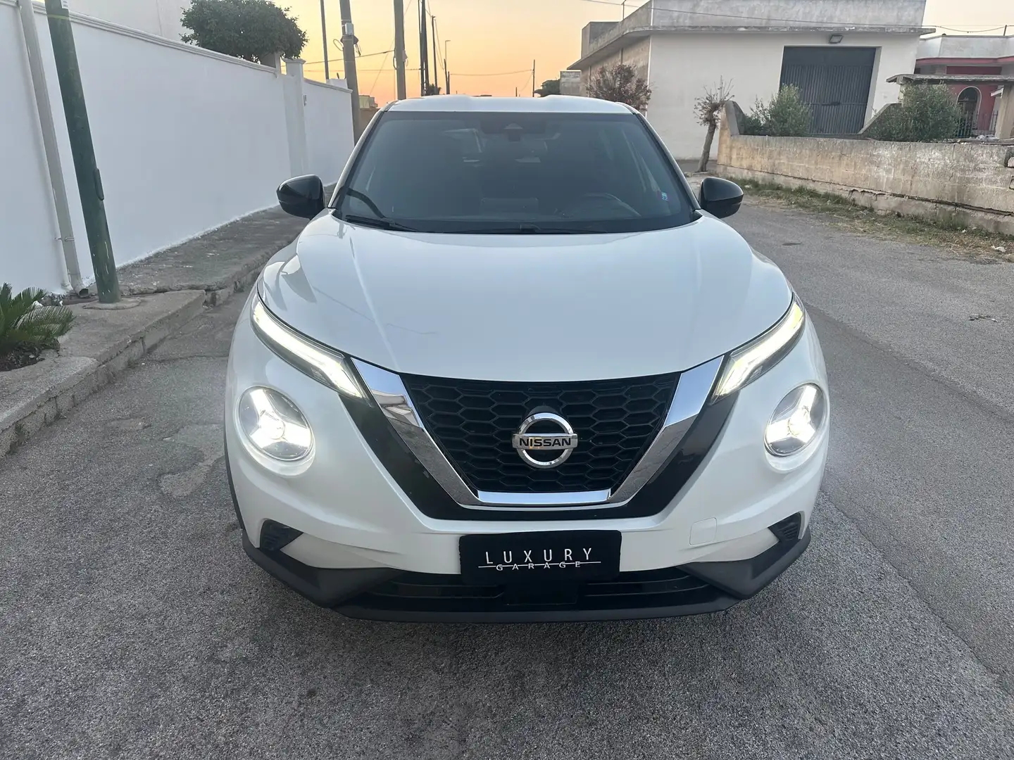 Nissan Juke 1.0 dig-t N-Connecta 114cv Bianco - 2