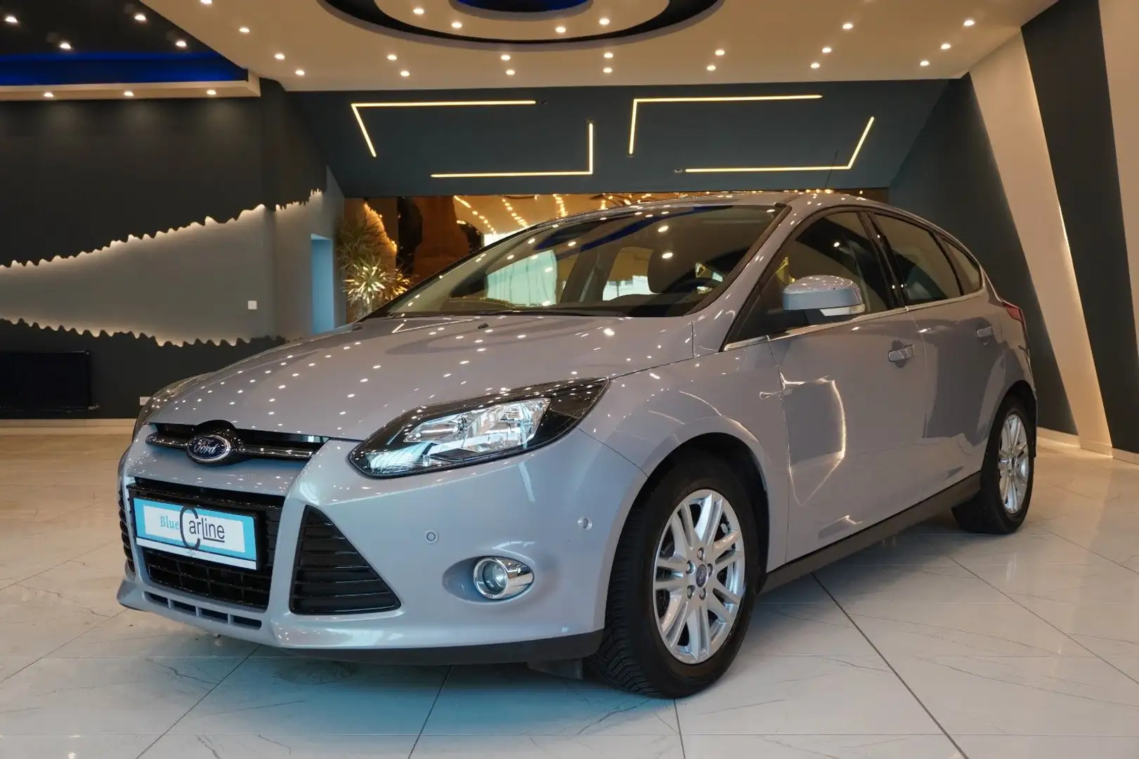 Ford Focus Lim. Titanium*1.Hand*SHZ*PDC*Keyless*Klima Silber - 1