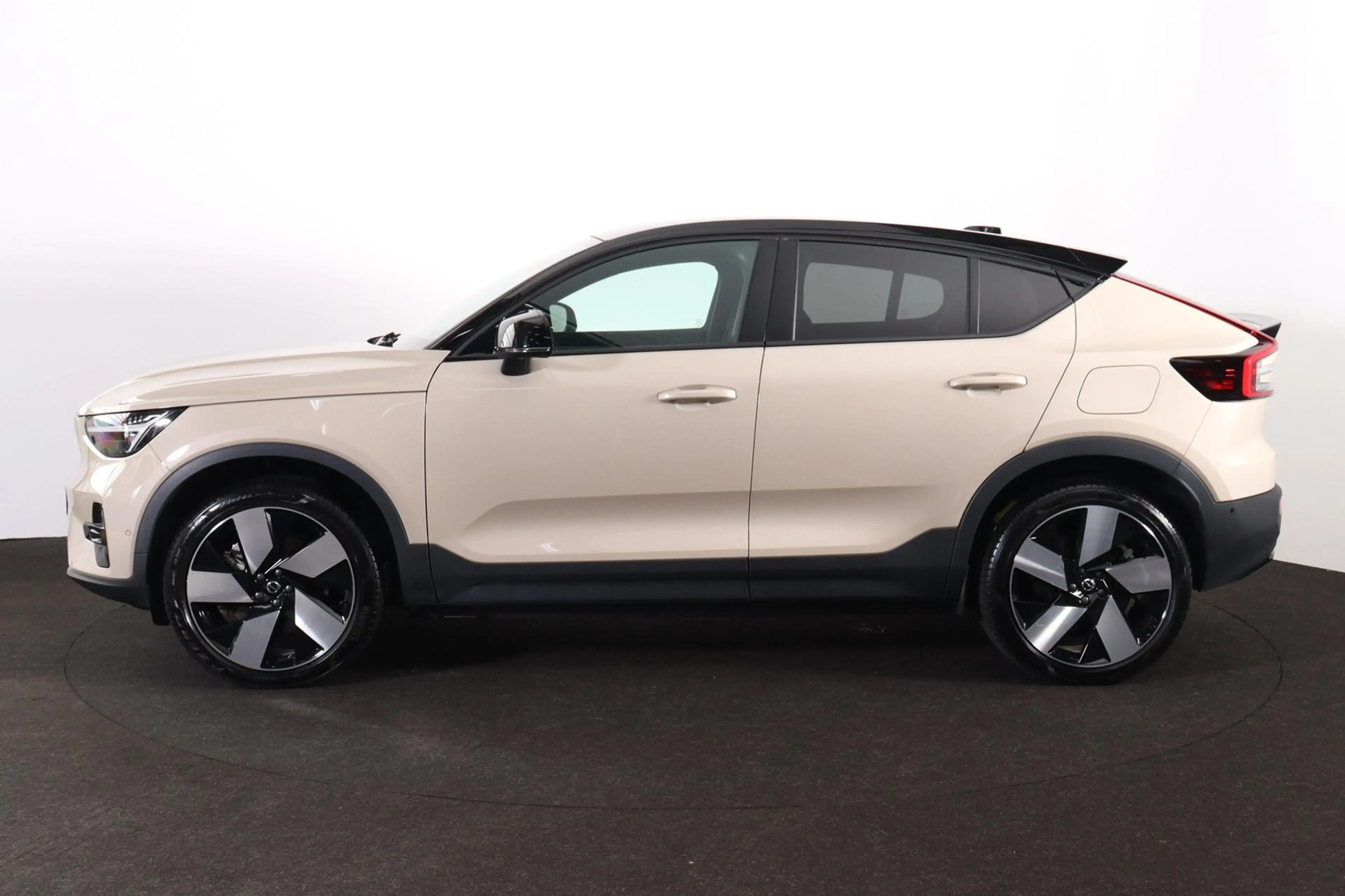 Volvo EC40 Performance Ultra 82 kWh - Panoramadak - IntelliSa — photo 3
