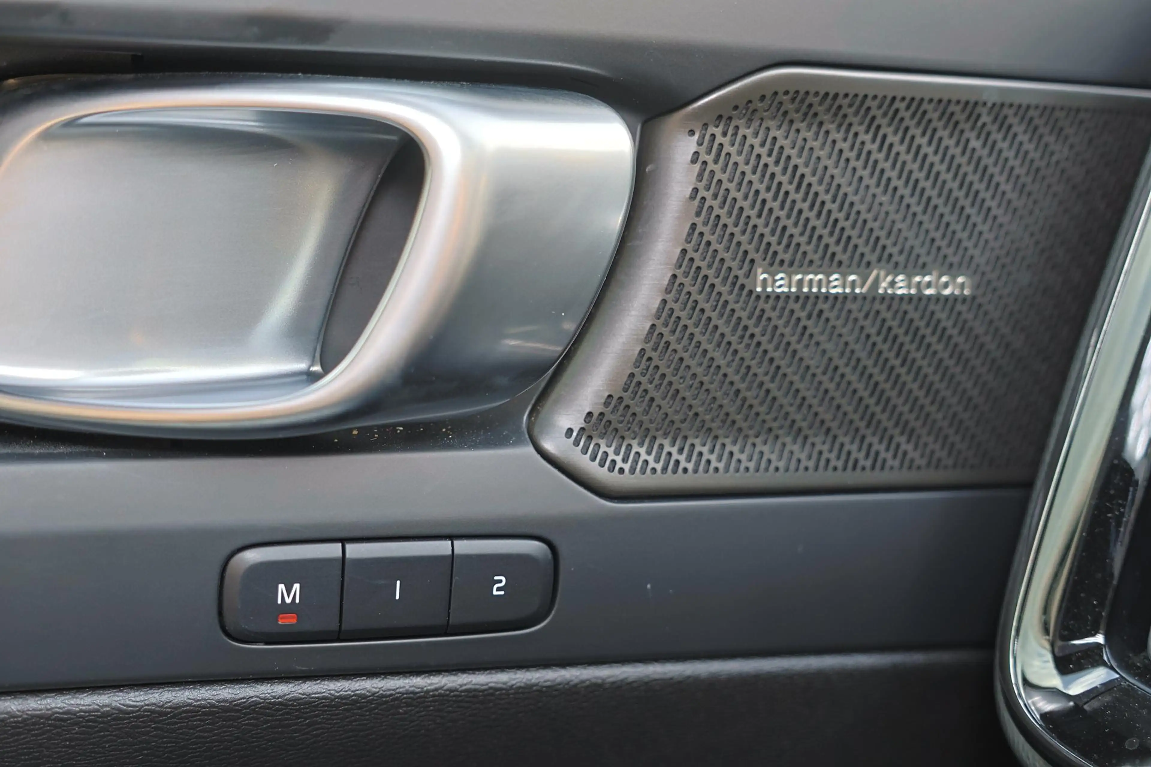 Volvo EC40 Performance Ultra 82 kWh - Panoramadak - IntelliSa — photo 10