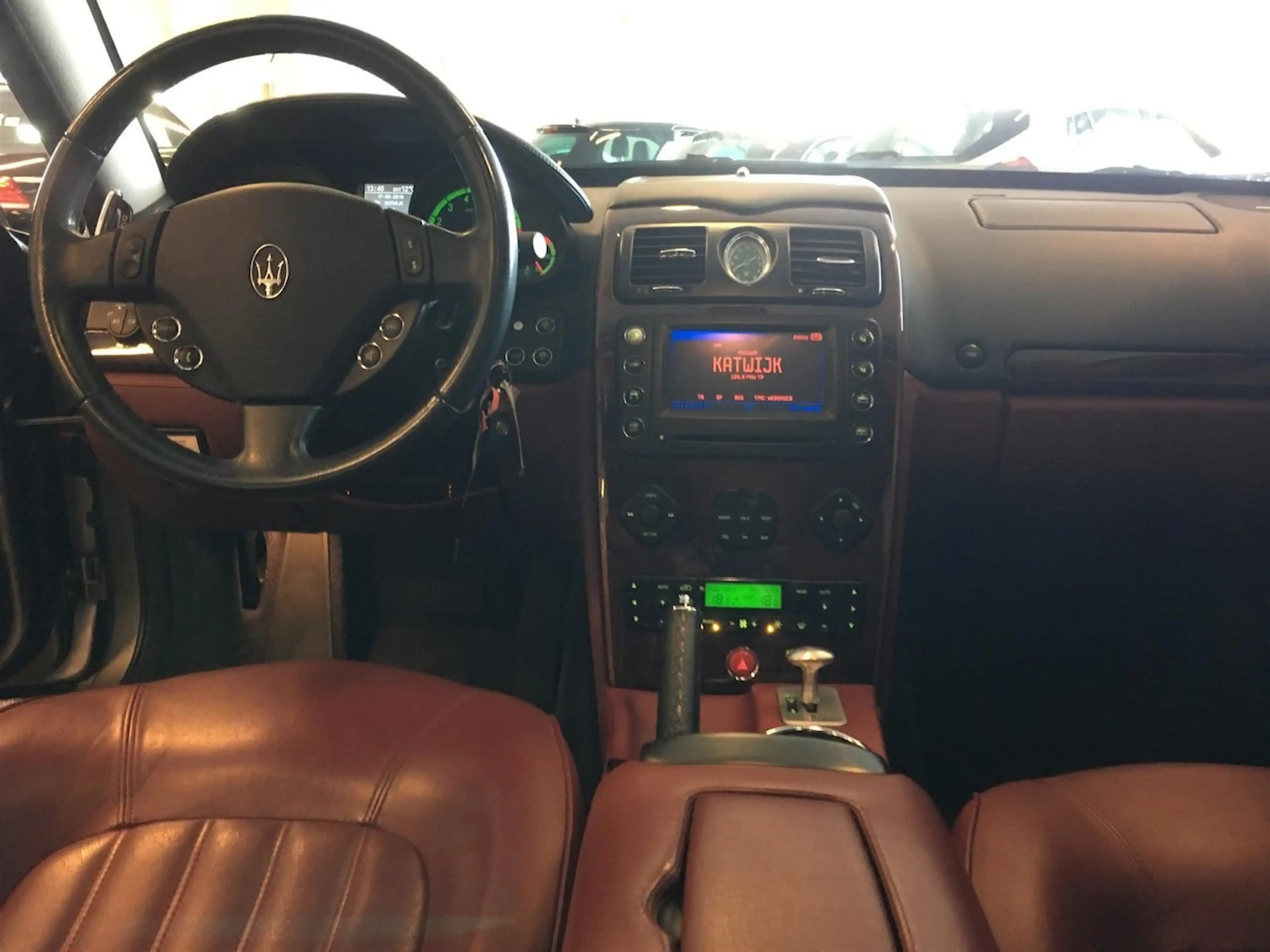 Maserati Quattroporte 4.2 Executive GT — photo 15