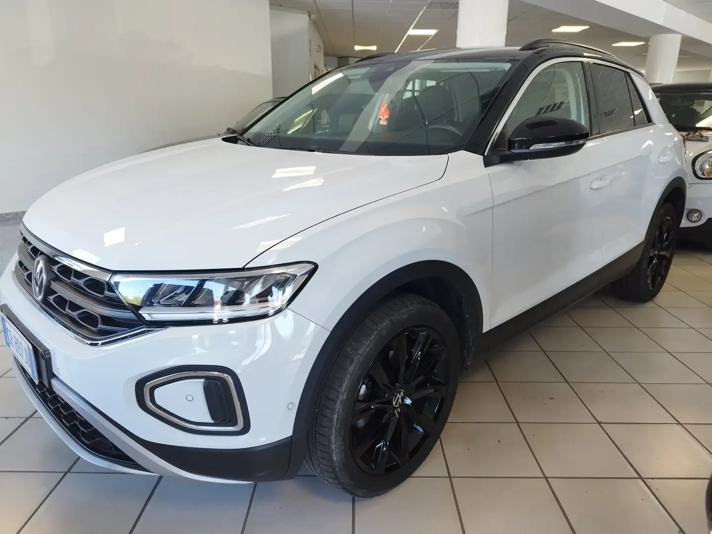 Volkswagen T-Roc T-Roc 1.0 tsi Style 110cv Bianco - 2