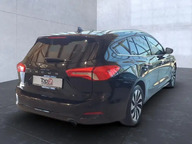 Ford Focus view 5