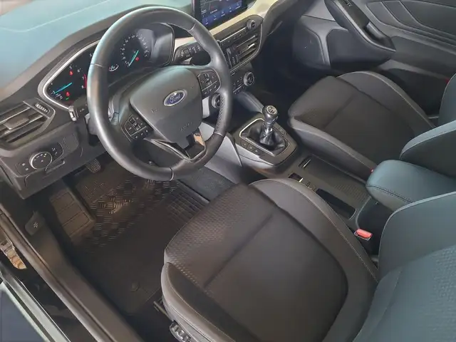Ford Focus view 10