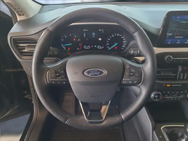 Ford Focus view 15