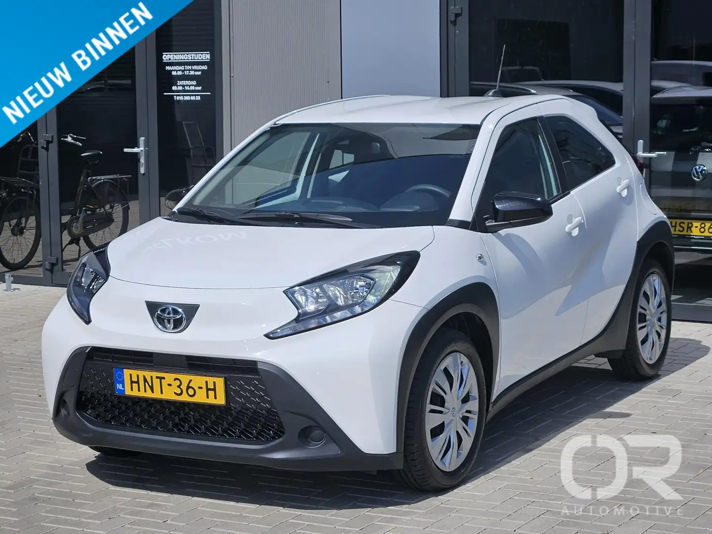 Toyota Aygo X 1.0 VVT-i MT Business 3.300km Carplay Wit - 1