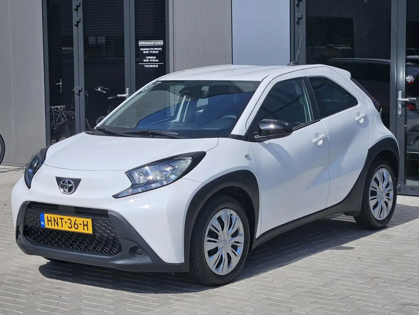 Toyota Aygo X 1.0 VVT-i MT Business 3.300km Carplay Wit - 2