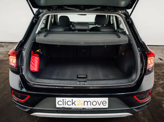 Volkswagen T-Roc view 6