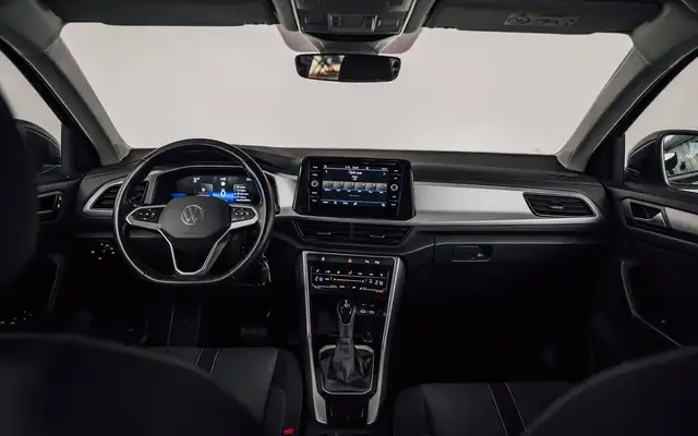 Volkswagen T-Roc view 15