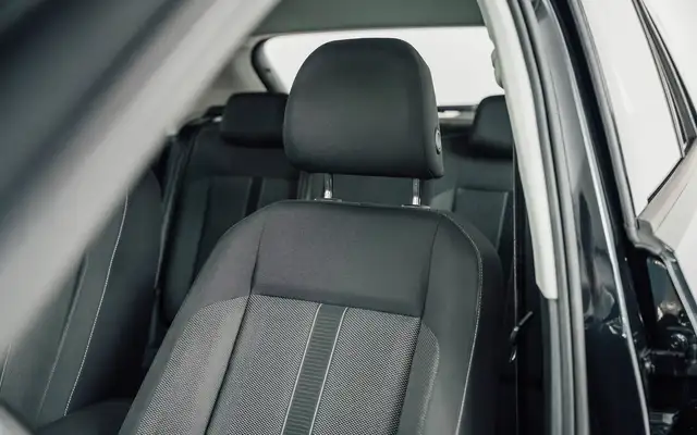 Volkswagen T-Roc view 10