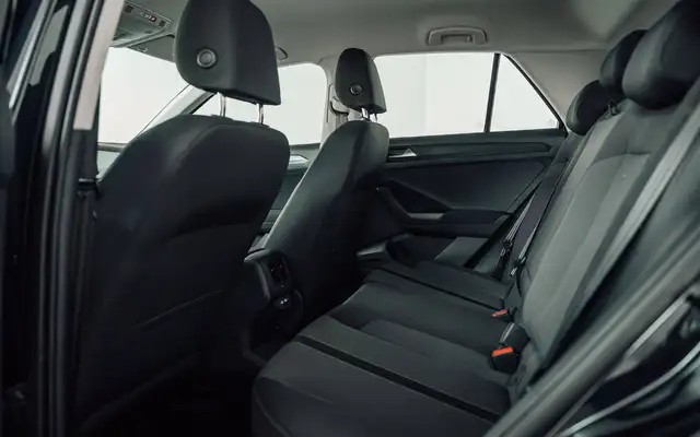 Volkswagen T-Roc view 8
