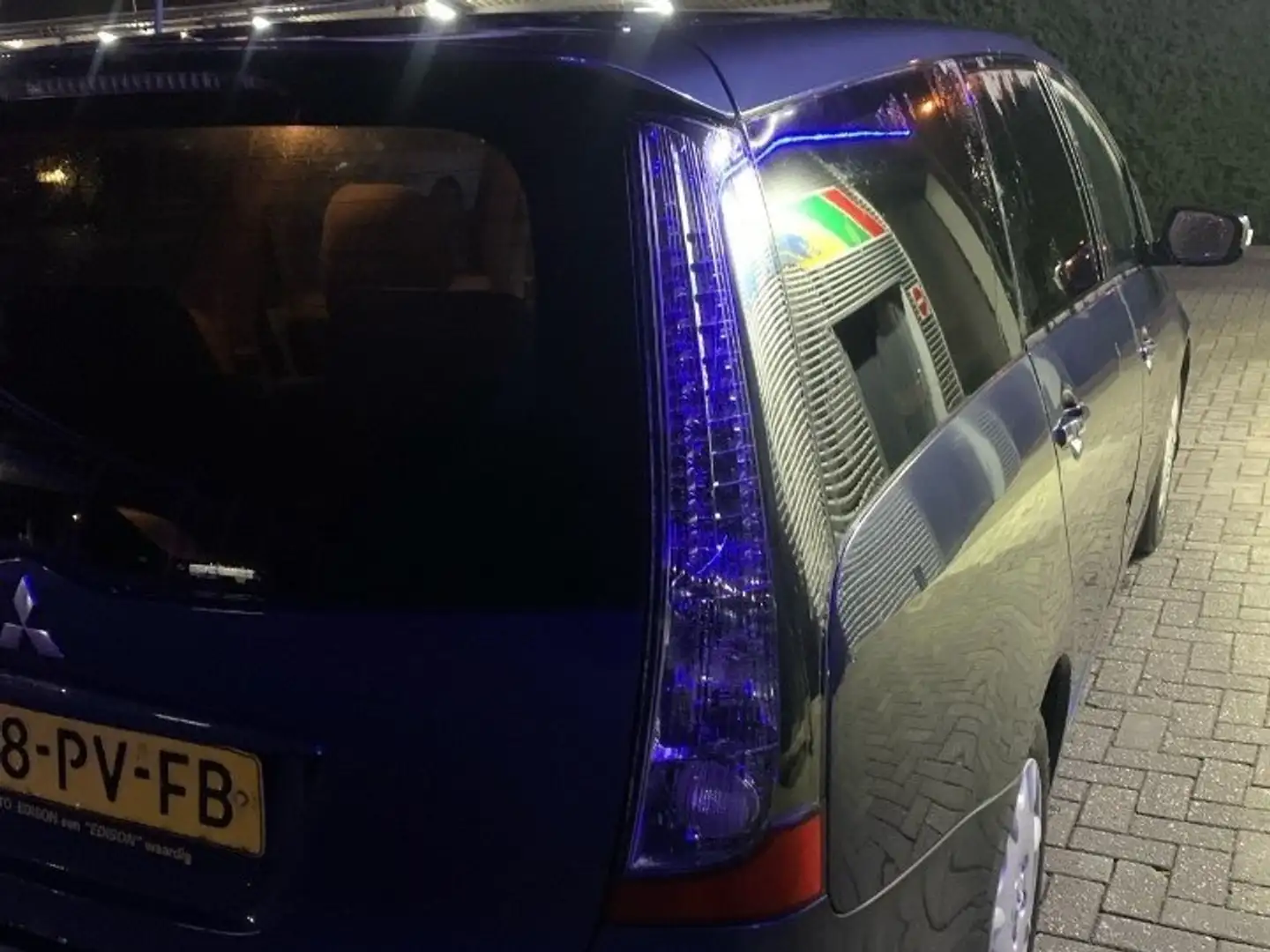 Mitsubishi Grandis 2.4 Intense Blue - 2