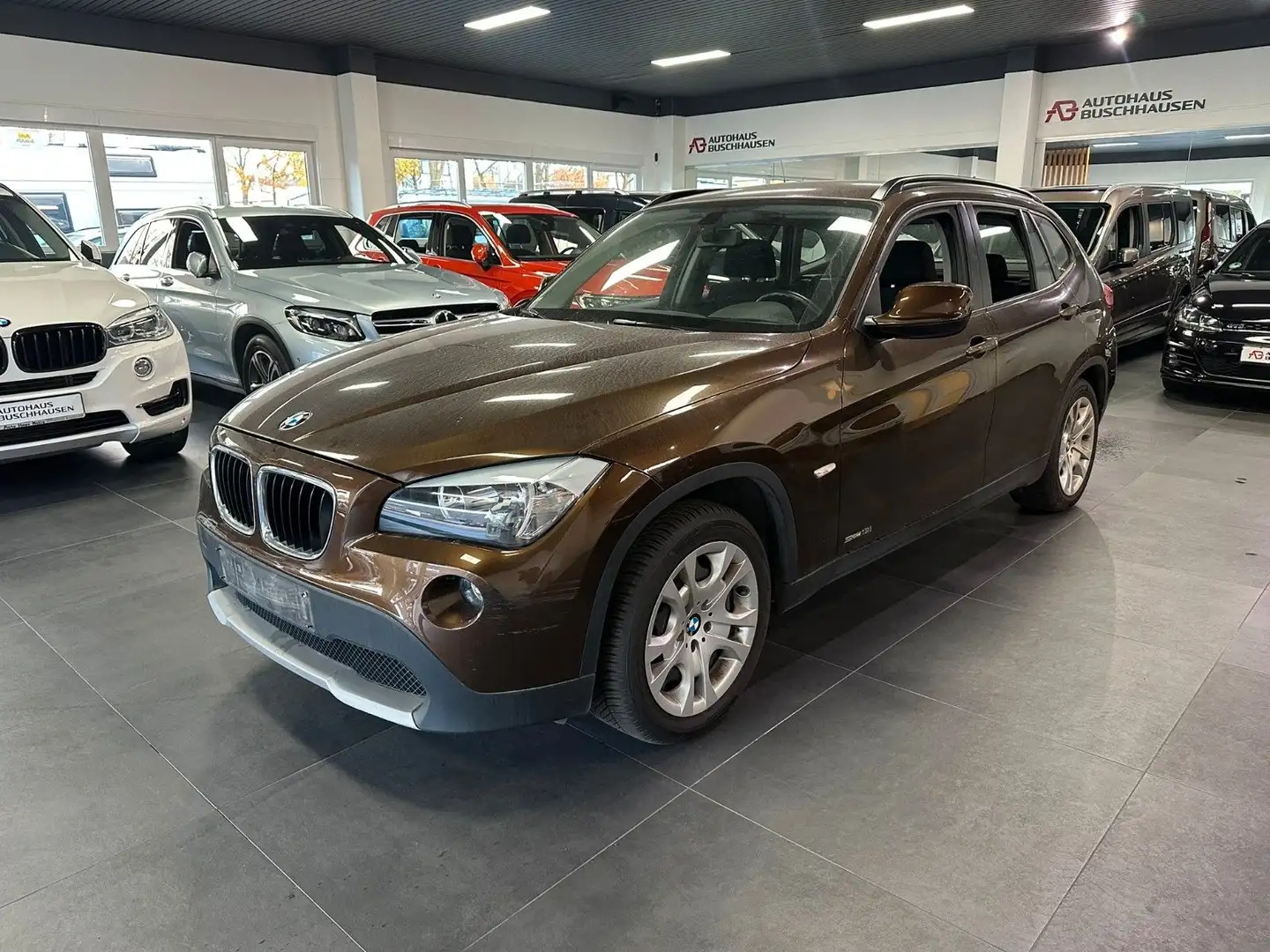 BMW X1 18i sDrive*1.Hand*S-Heft*Motorgeräusche Braun - 2
