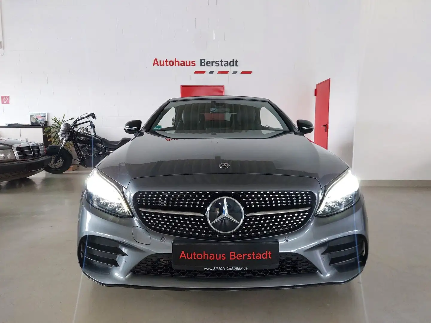 Mercedes-Benz C 180 Cabrio AMG-LINE*NIGHT-PAKET*NAVI*KAMERA Gris - 2
