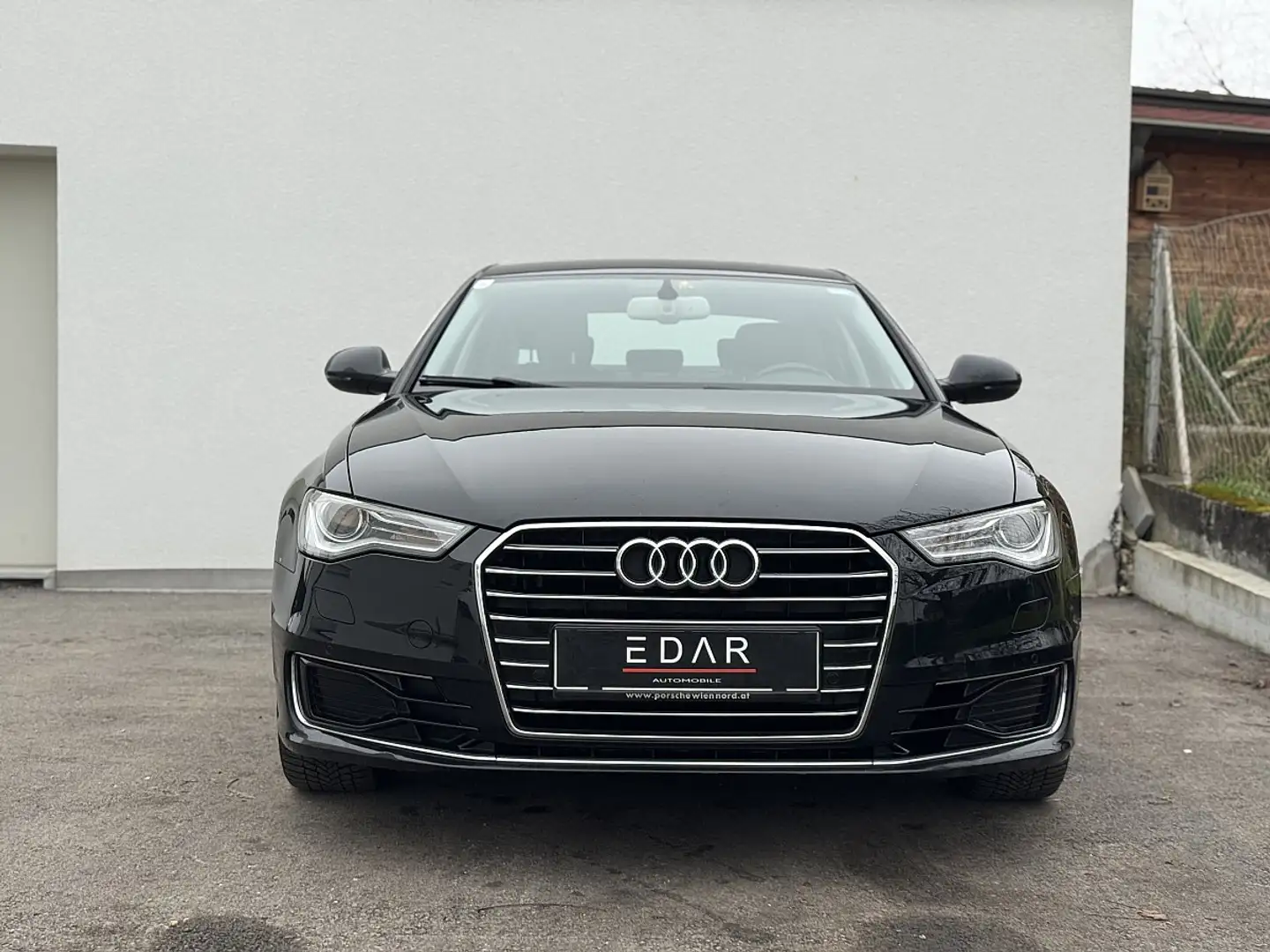 Audi A6 2,0 TDI ultra intense S-tronic*Erstbezits*Fernl... Schwarz - 1
