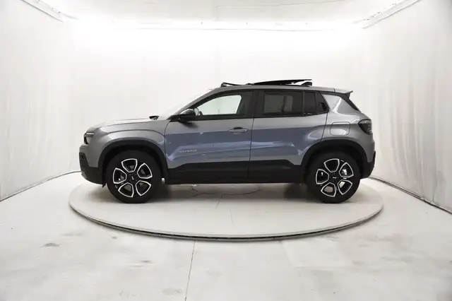 Jeep Avenger view 2