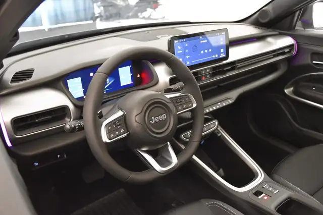 Jeep Avenger view 12