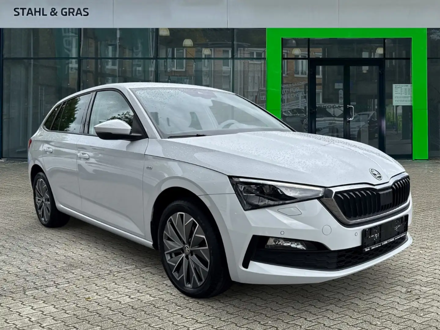 Skoda Scala Tour 1.0TSI DSG Navi Digitales Cockpit LED Blendfr Weiß - 1