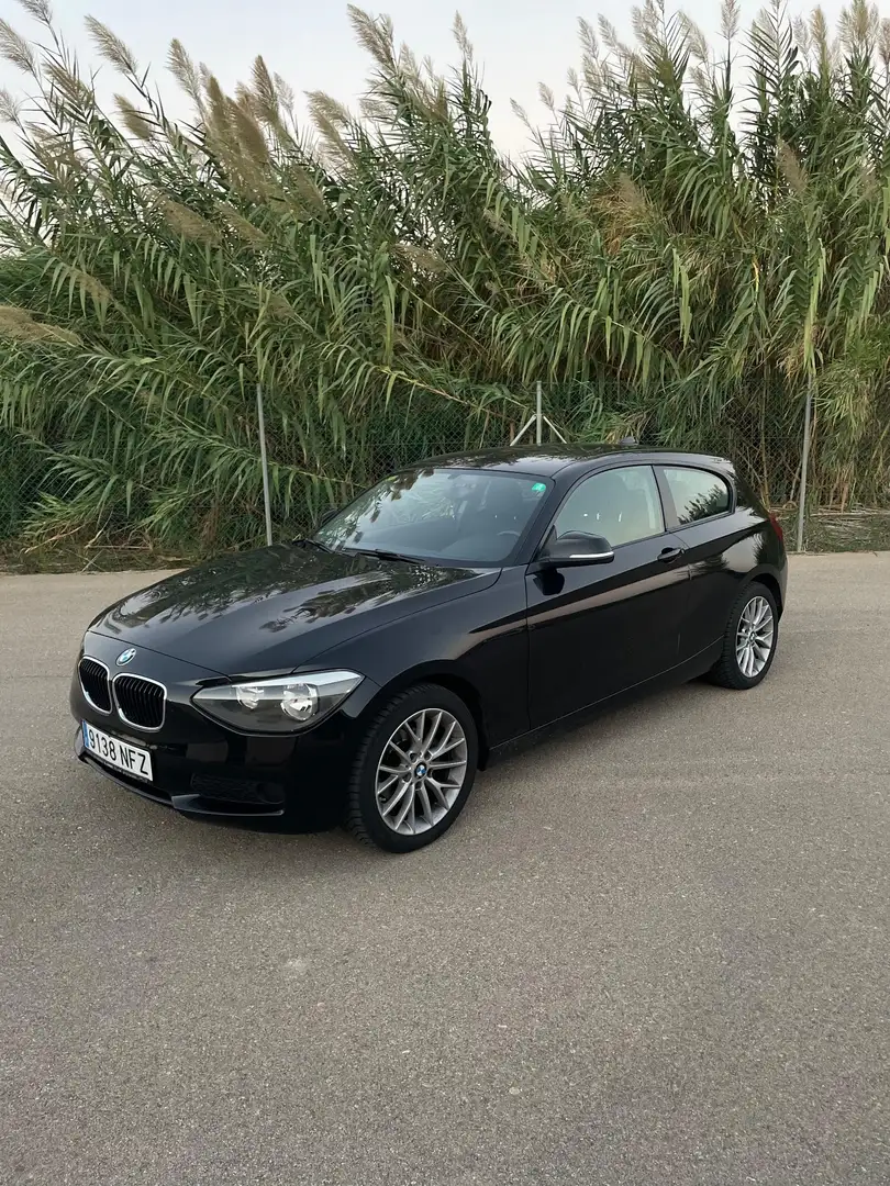 BMW 114 114i Essential Edition - 1