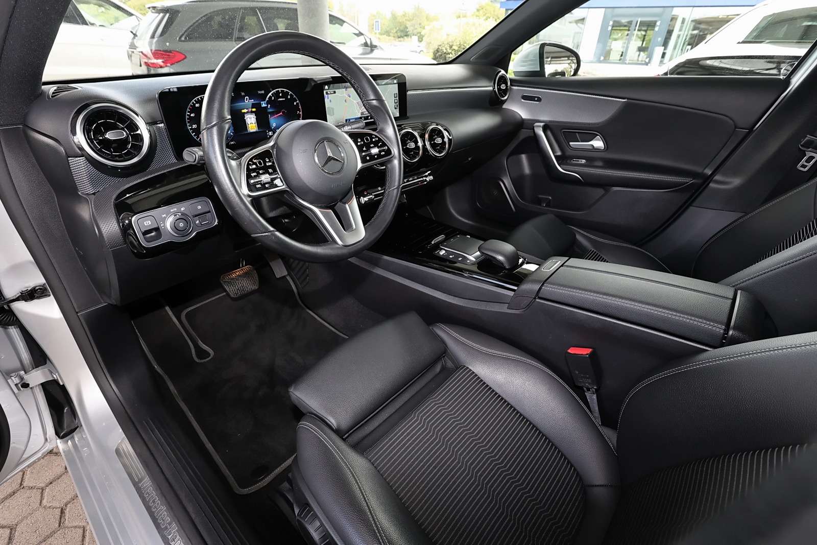 Mercedes-Benz A 180