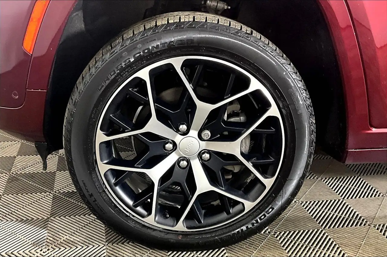 Jeep Grand Cherokee снимка Jeep Grand Cherokee