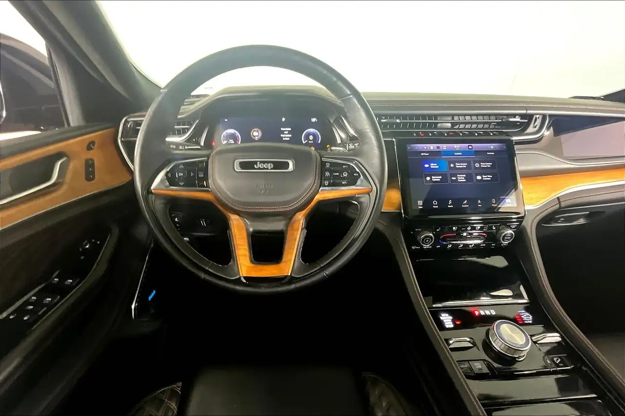 Jeep Grand Cherokee снимка Jeep Grand Cherokee