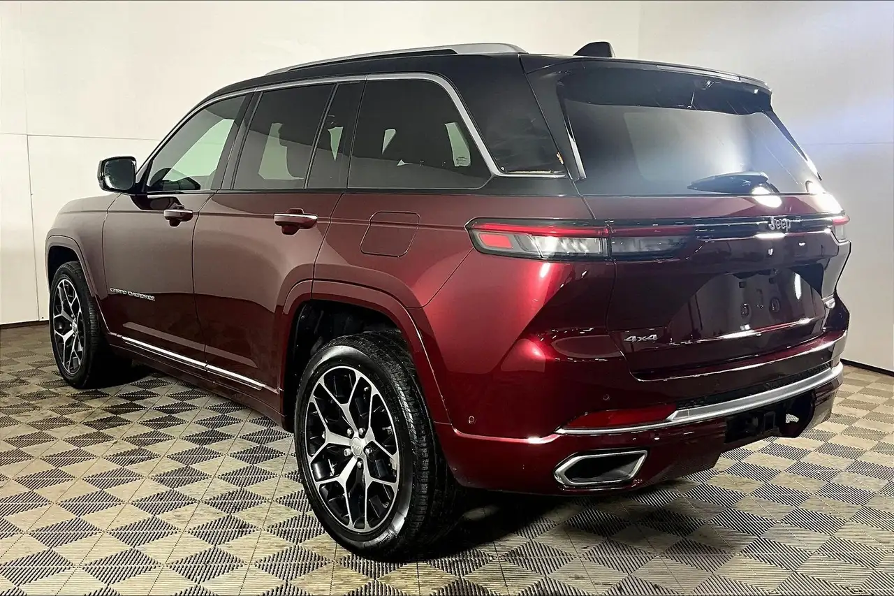 Jeep Grand Cherokee снимка Jeep Grand Cherokee