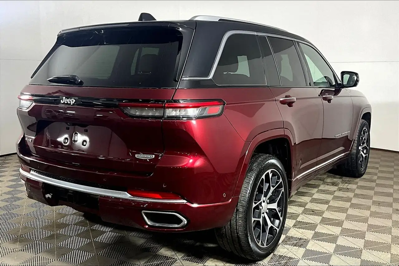 Jeep Grand Cherokee снимка Jeep Grand Cherokee