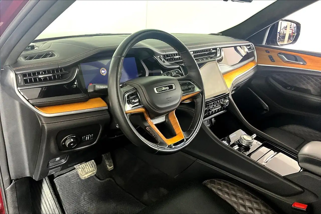 Jeep Grand Cherokee снимка Jeep Grand Cherokee