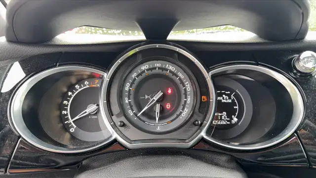 DS Automobiles DS 3 view 12
