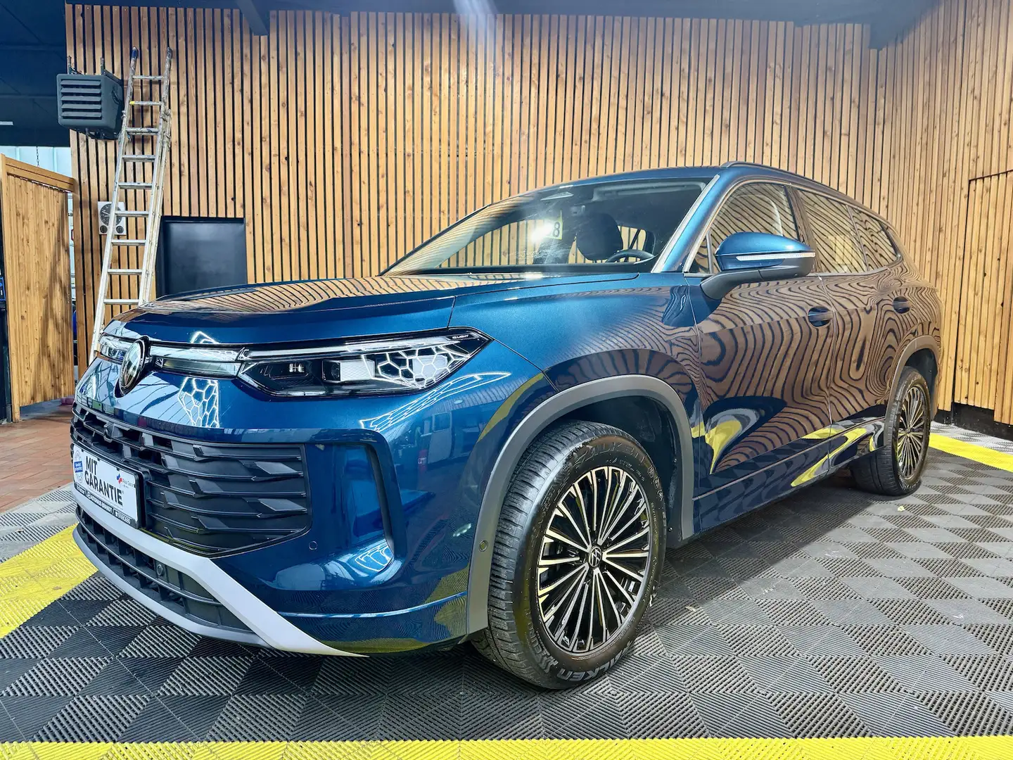 Volkswagen Tayron 2,0 TDI DSG 7-Sitzer*Navi*Kam*AHK*Matrix Синій - 1