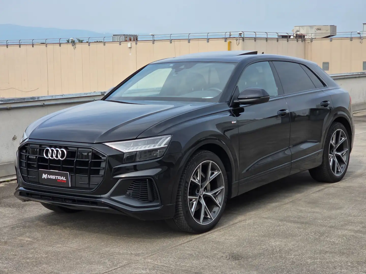 Audi Q8 50 TDI 286 CV quattro tiptronic S-Line 70000 Km Negro - 1