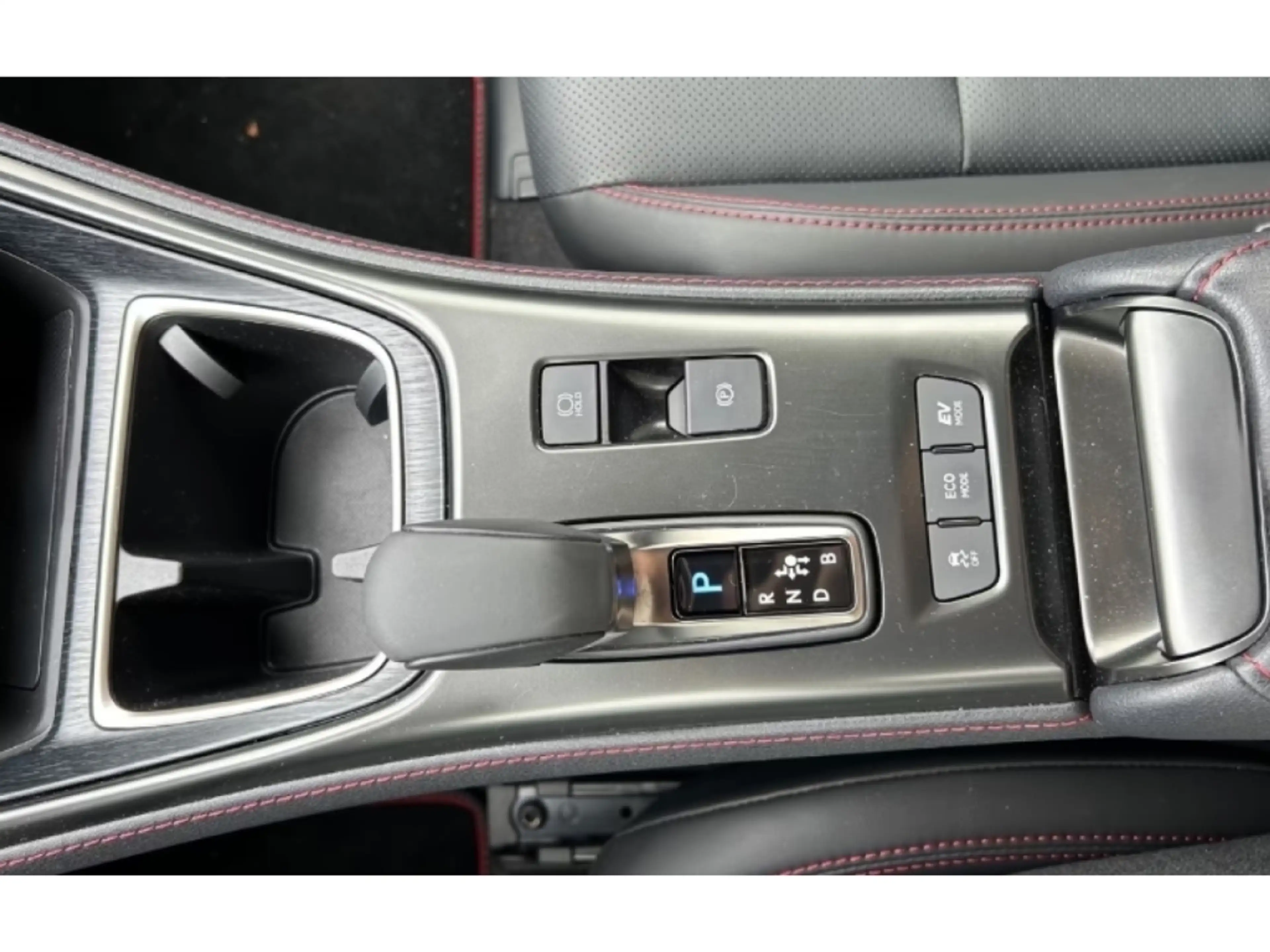 Lexus LBX 1,5 l, 136 PS CVT 4x2 5-Türer ELEGANT BLACK ED — photo 14