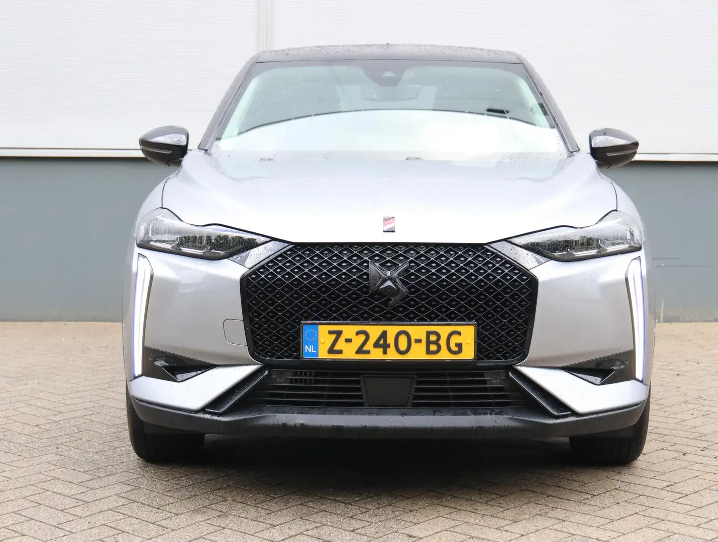 DS Automobiles DS 3 1.2 PureTech Performance Line | Navigatie | Achter Grijs - 2