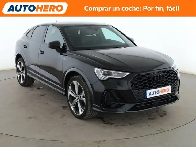 Audi Q3 view 8