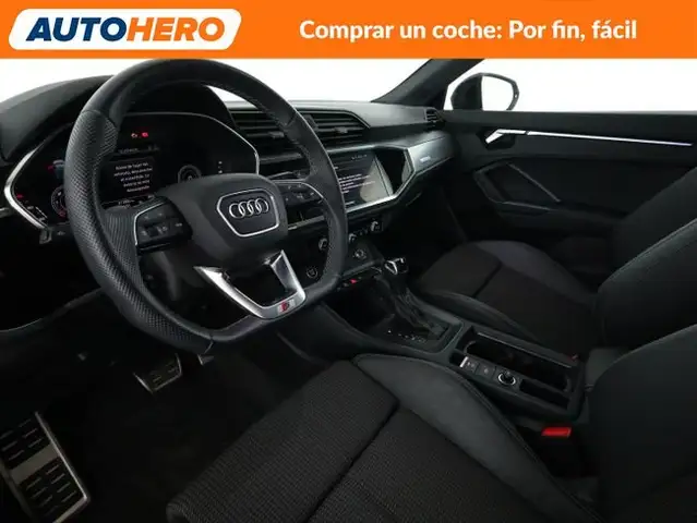 Audi Q3 view 12