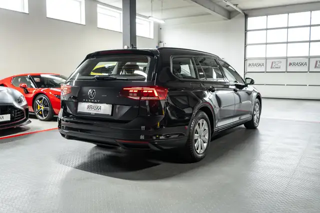 Volkswagen Passat view 7