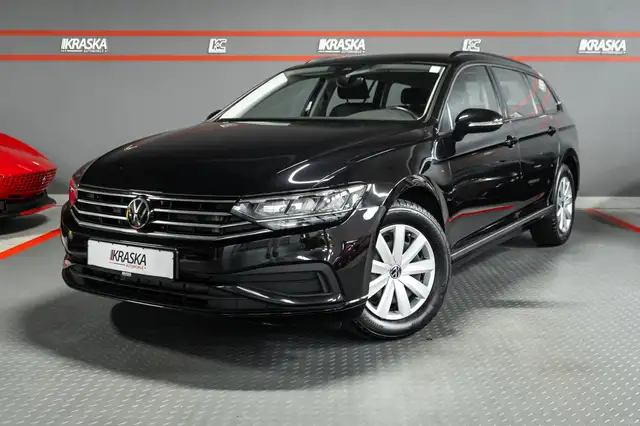Volkswagen Passat view 2