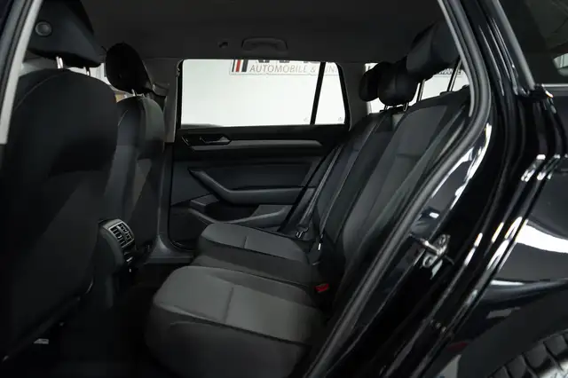 Volkswagen Passat view 14