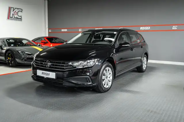 Volkswagen Passat view 5