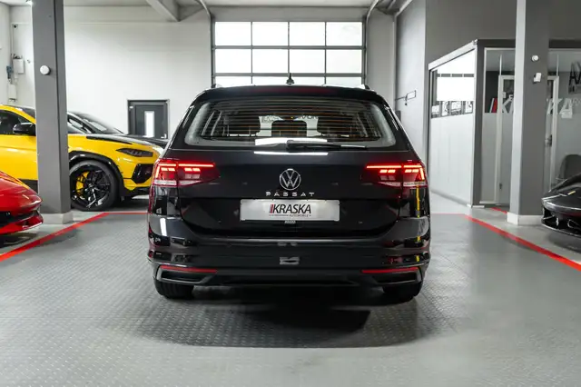 Volkswagen Passat view 8