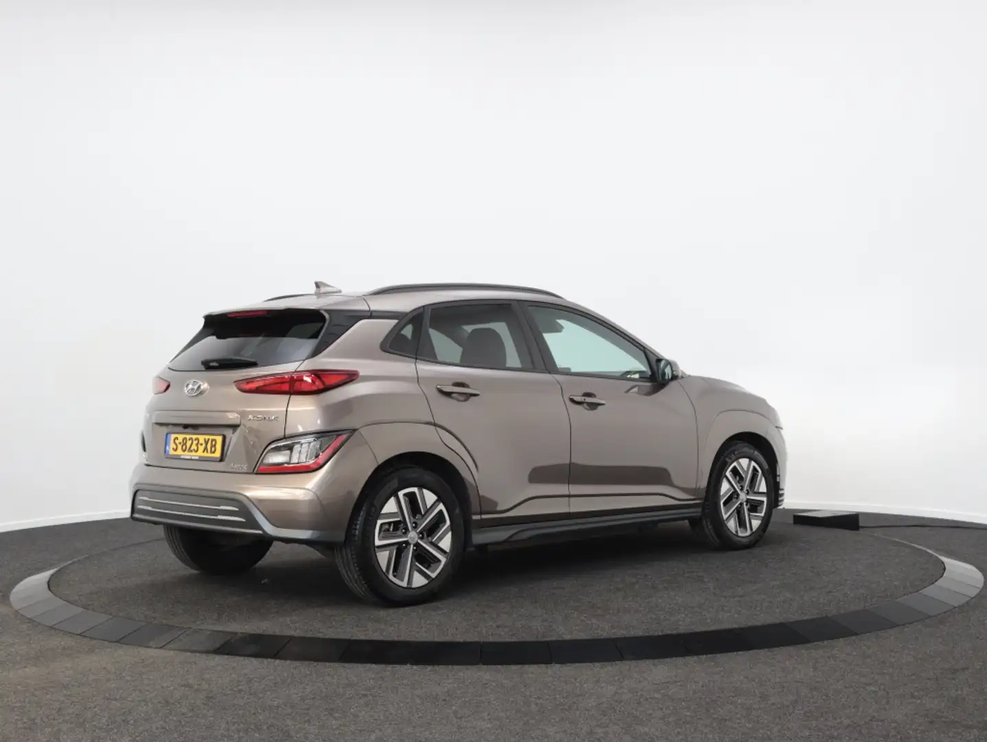 Hyundai KONA EV Premium 64 kWh | Leer | Navigatie | Camera | Ca Bruin - 2