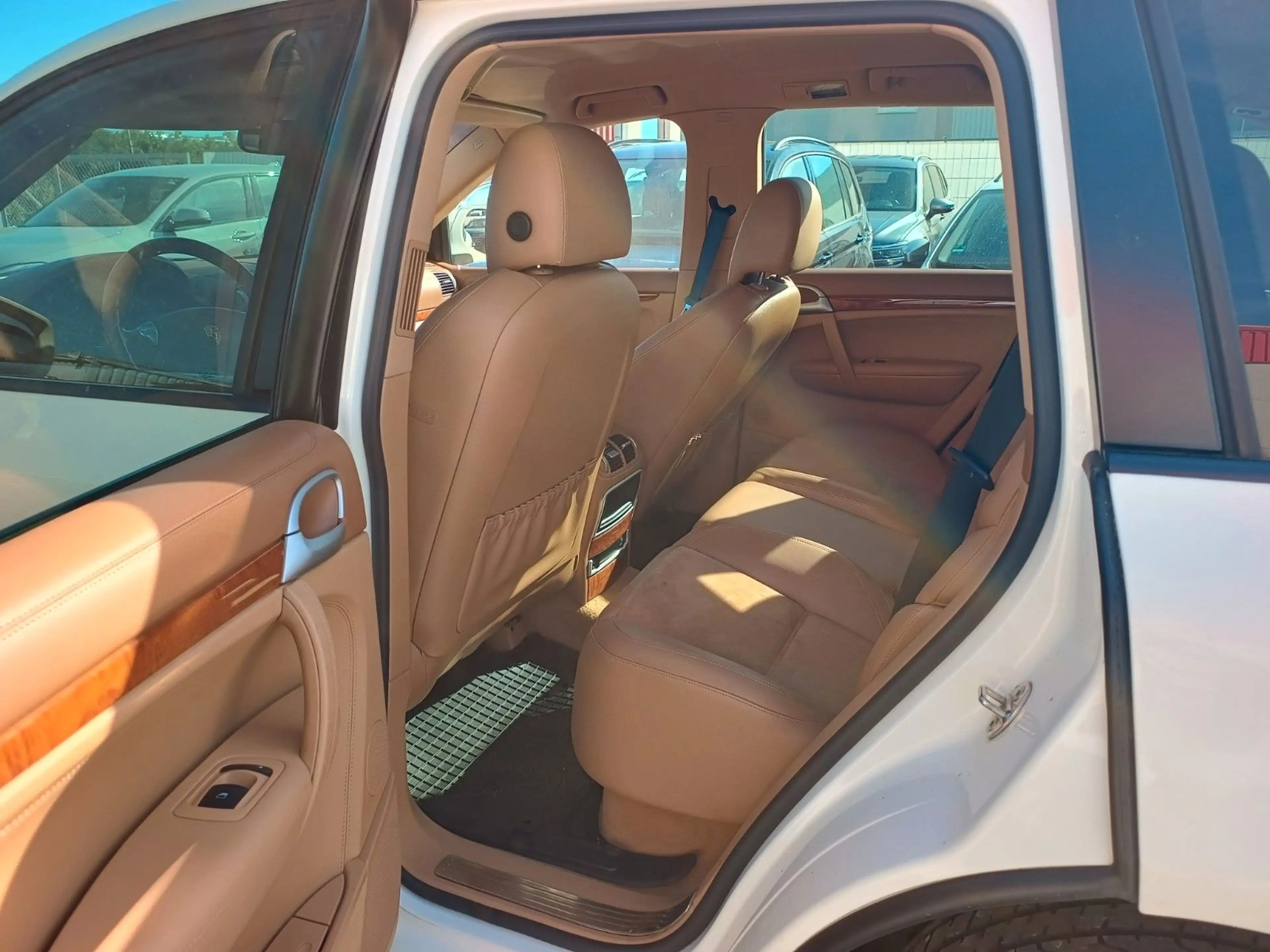 Porsche Cayenne Diesel, Leder, NAVI, AHK, Autom, Memory — photo 16