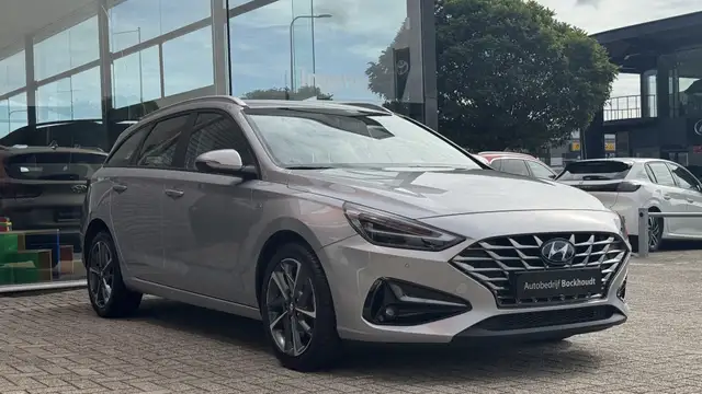 Hyundai i30 view 2