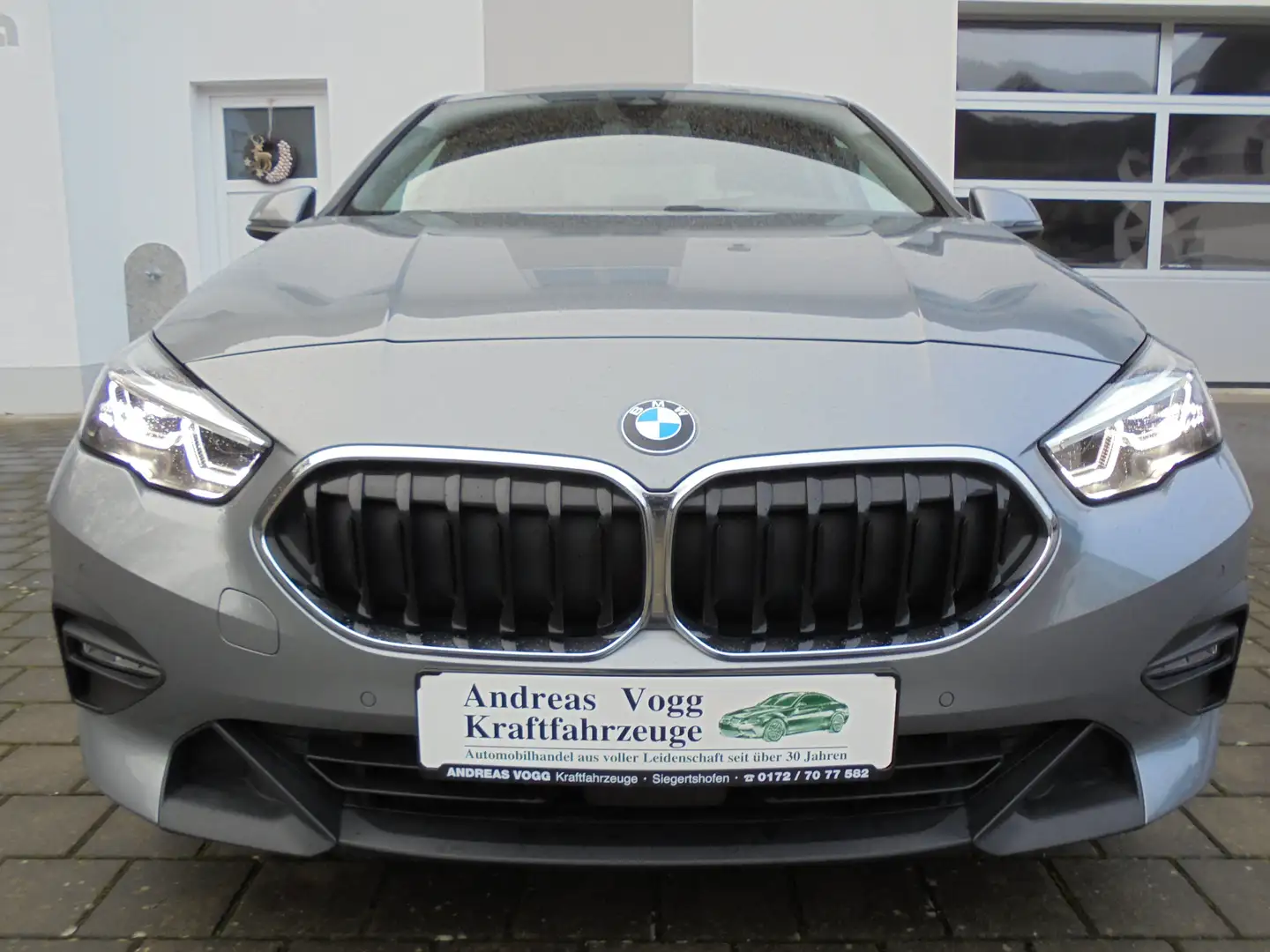BMW 218 218 i Gran Coupe Navi LED Anhängerk. Sitzheiz. Gris - 2