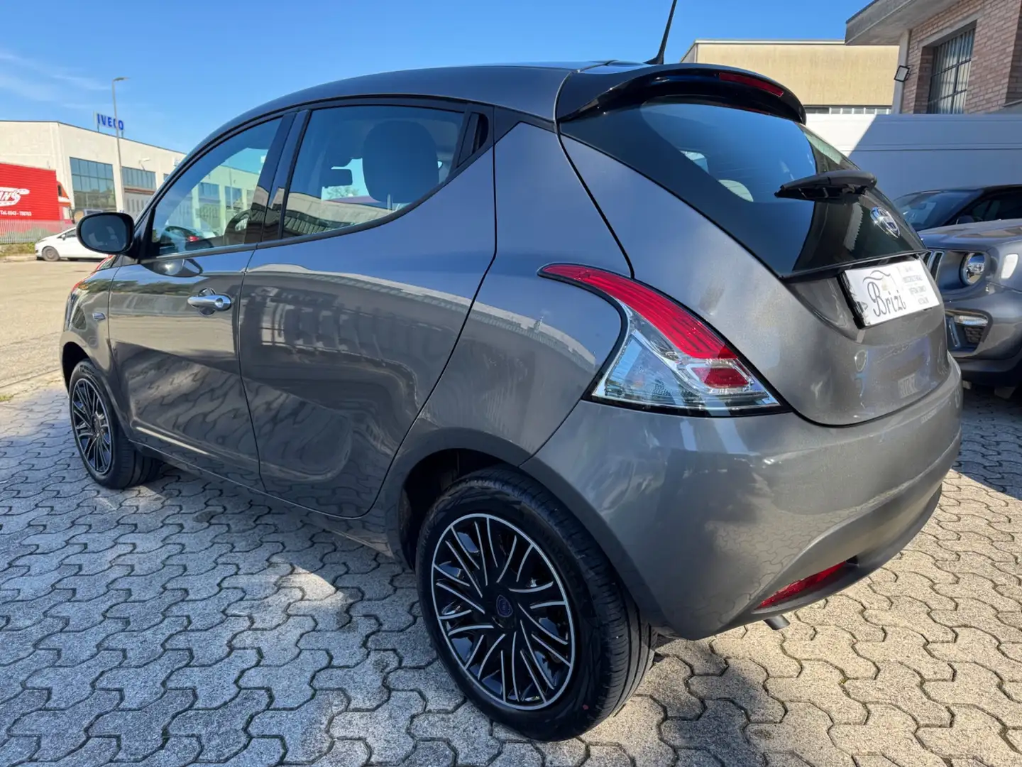 Lancia Ypsilon Ypsilon 1.0 FireFly 5 porte S&S Hybrid PROMO Grigio - 2