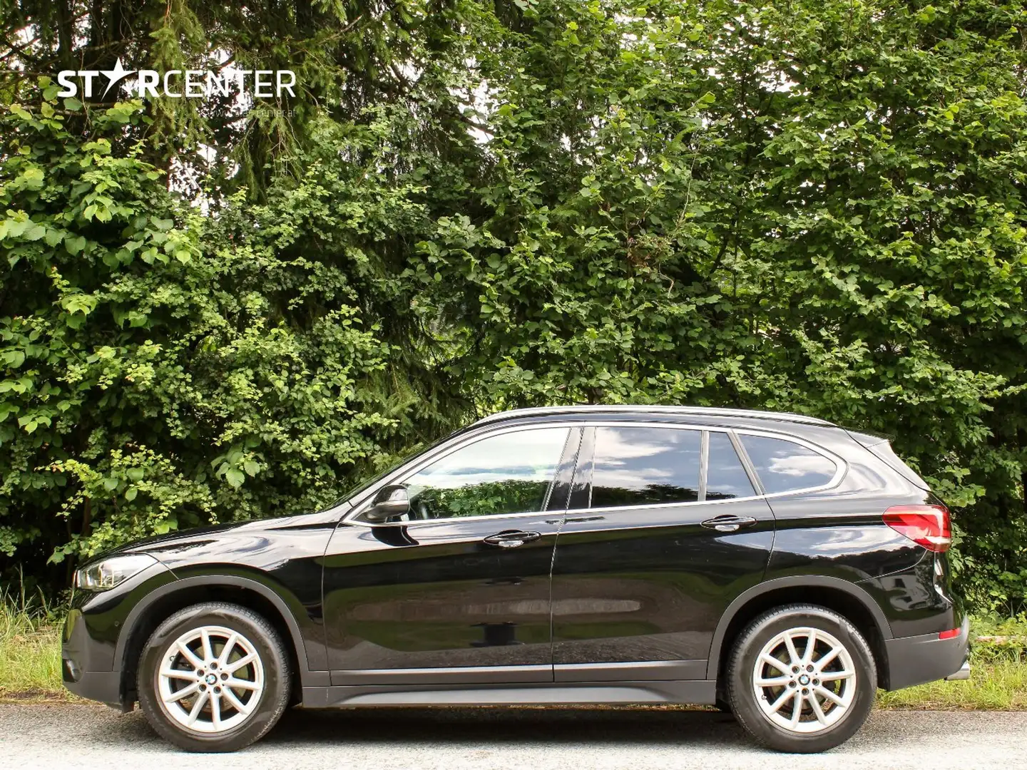 BMW X1 sDrive 18d F48 Schwarz - 2
